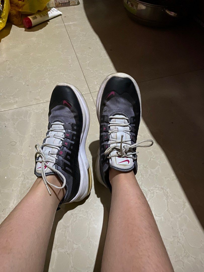 Nike Air Max Axis GS Vinted running shoes