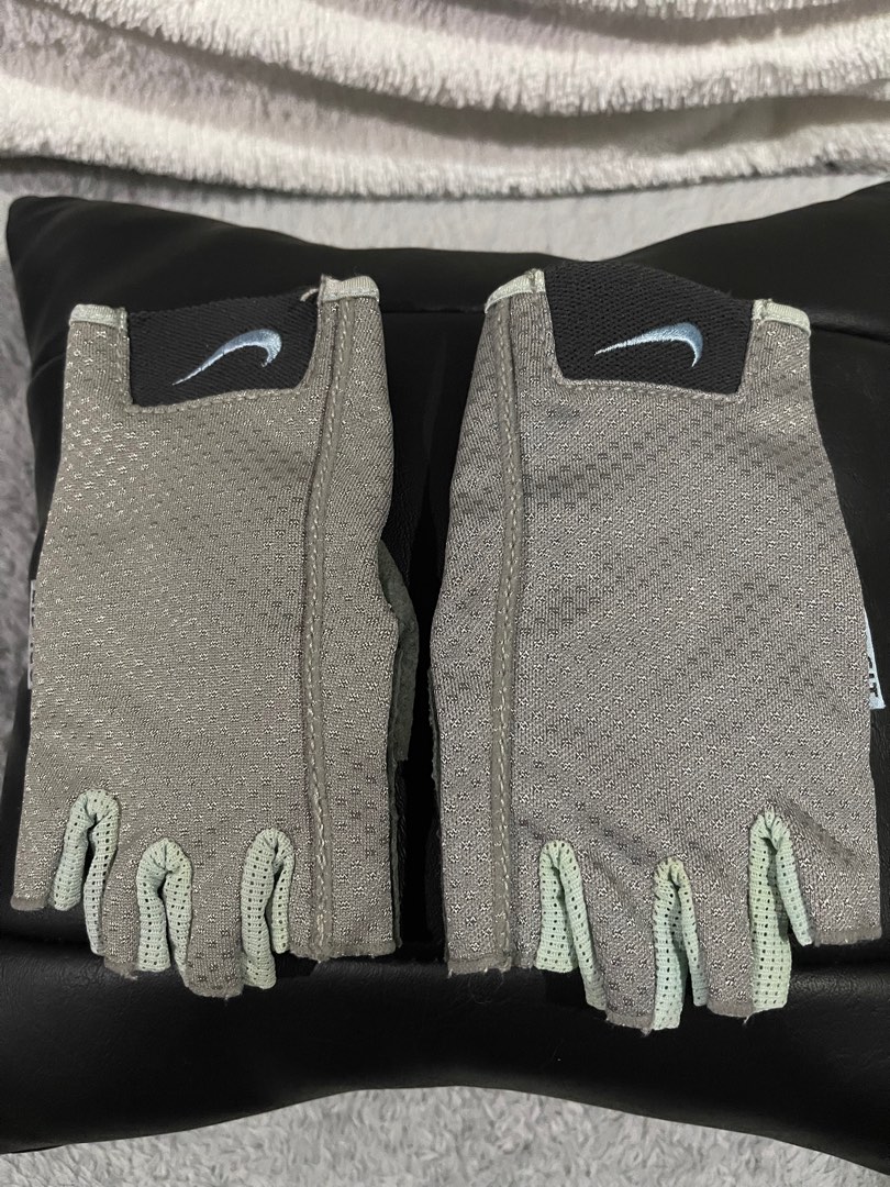 dri fit running gloves