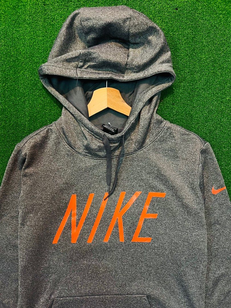 Nike hoodie slim fit Men s Fashion Activewear on Carousell