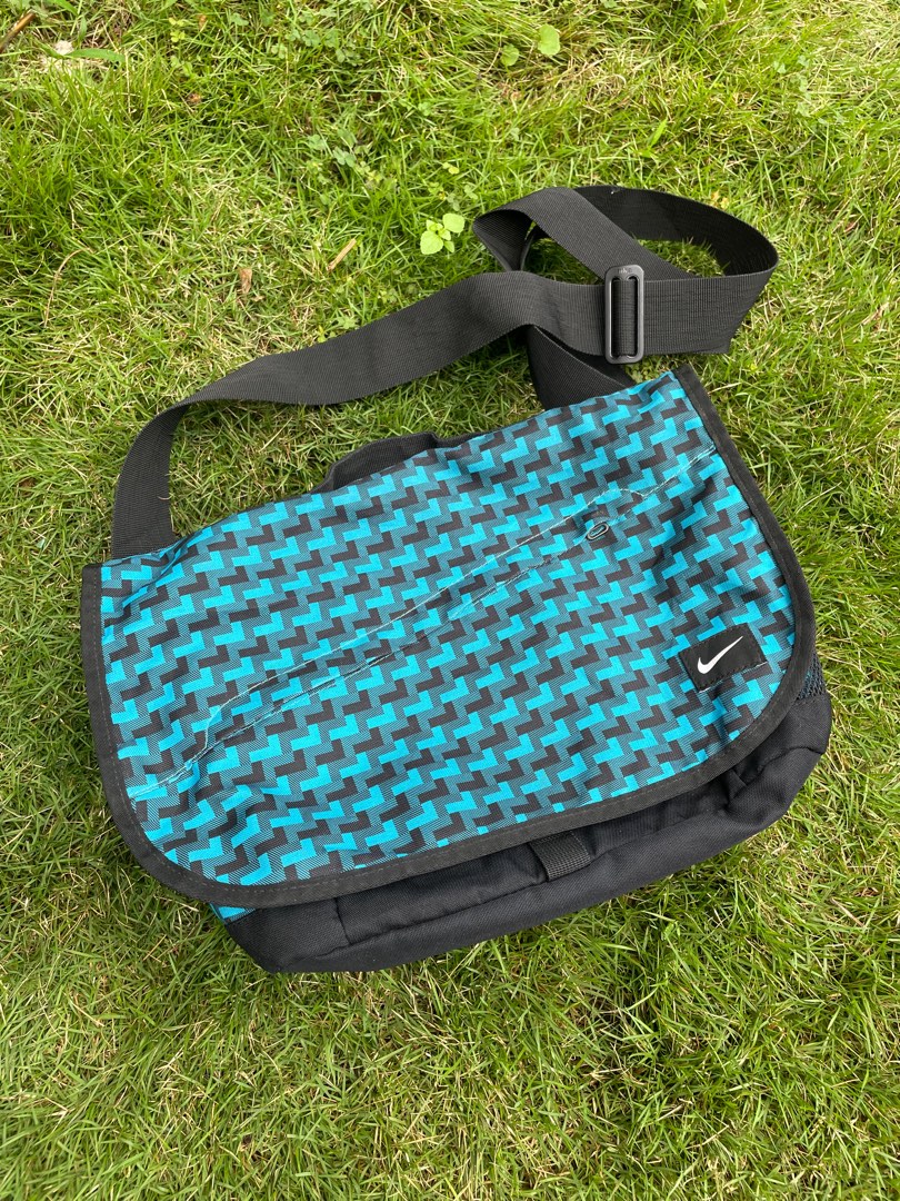 mens nike messenger bag