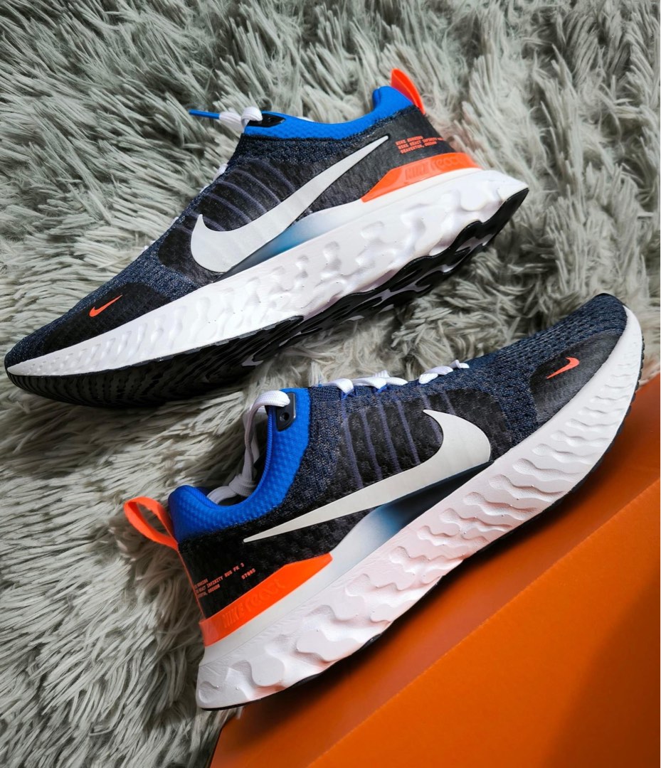 Nike react college navy 2025