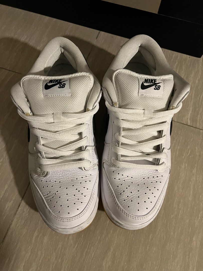 mens nike gum bottom shoes