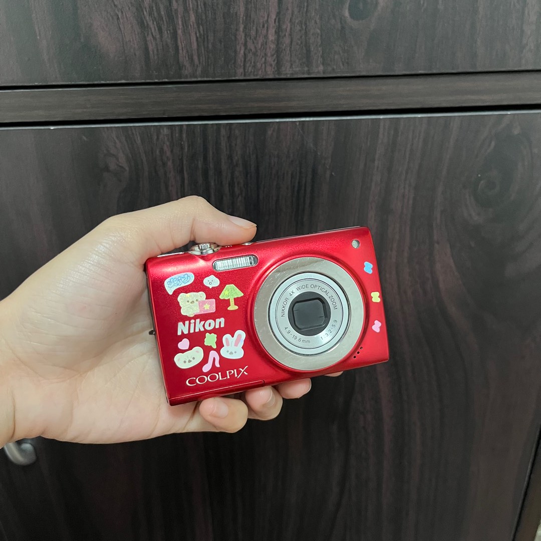 Nikon Coolpix S2550 Digital Camera, Photography, Cameras on Carousell