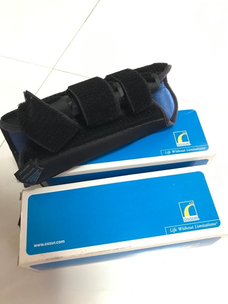 Ossur Wrist Brace pre/post carpel tunnel (8", left and right), Health