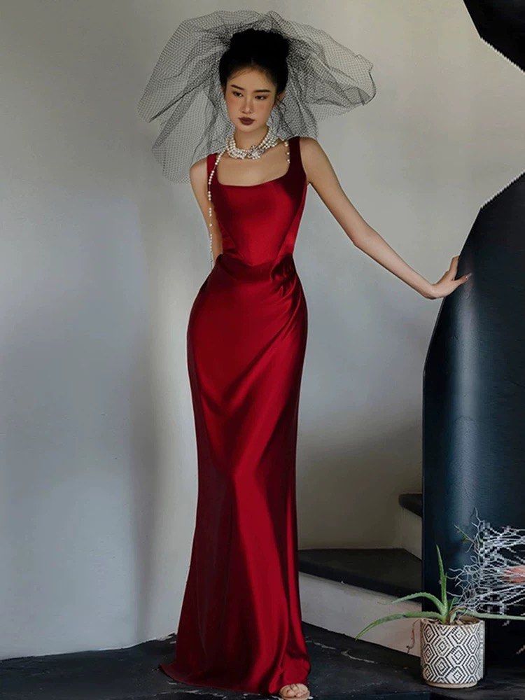 Red dress up online