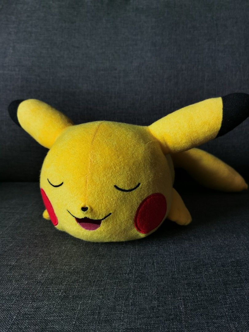 Tomy top pikachu plush