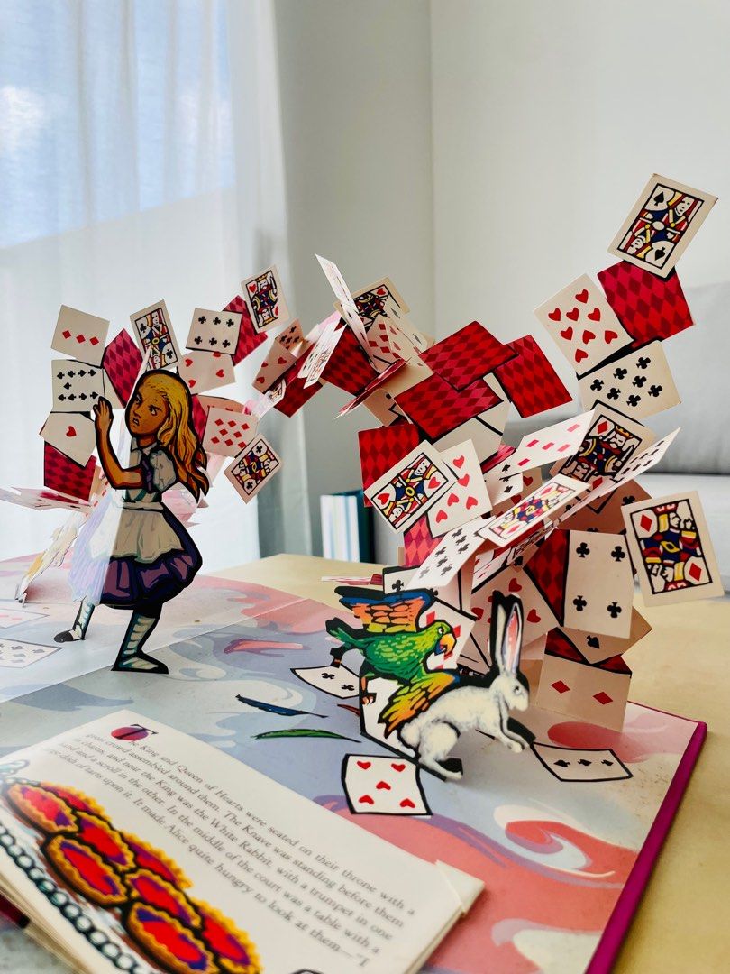 Pop Up Book: Alice in Wonderland, Hobbies & Toys, Books & Magazines, Children's  Books on Carousell