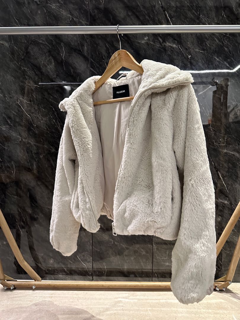 Pull and bear faux fur jacket on sale