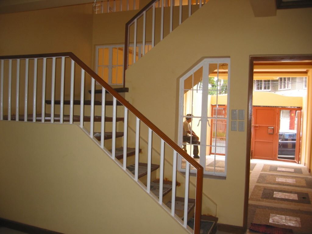 Rush Sale 8 UNITS APARTMENTS PROPERTY Wh 3 Stories Each Located along OROQUIETA STREET near