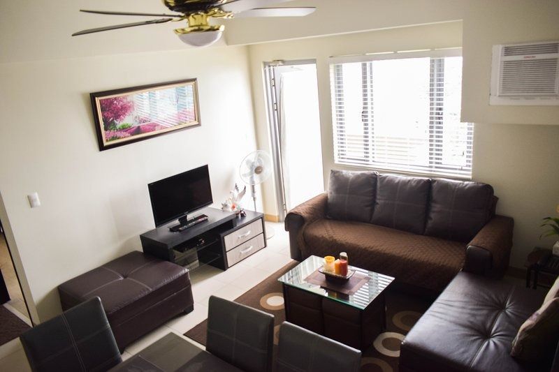 Rush Sale 8 UNITS APARTMENTS PROPERTY Wh 3 Stories Each Located along OROQUIETA STREET near