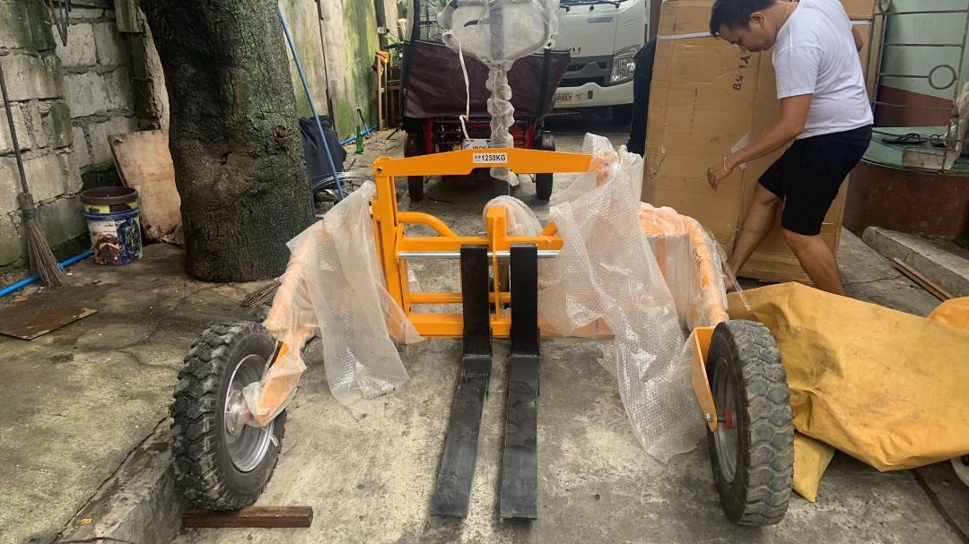 rough terrain pallet truck all terrain pallet truck rough terrain