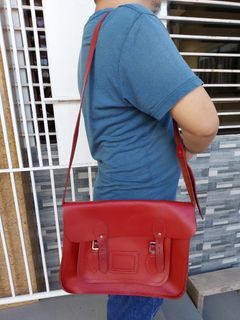 SALE📌📌📌
P800 only
# 20488 - Messenger Sling Bag 35cm
Genuine leather