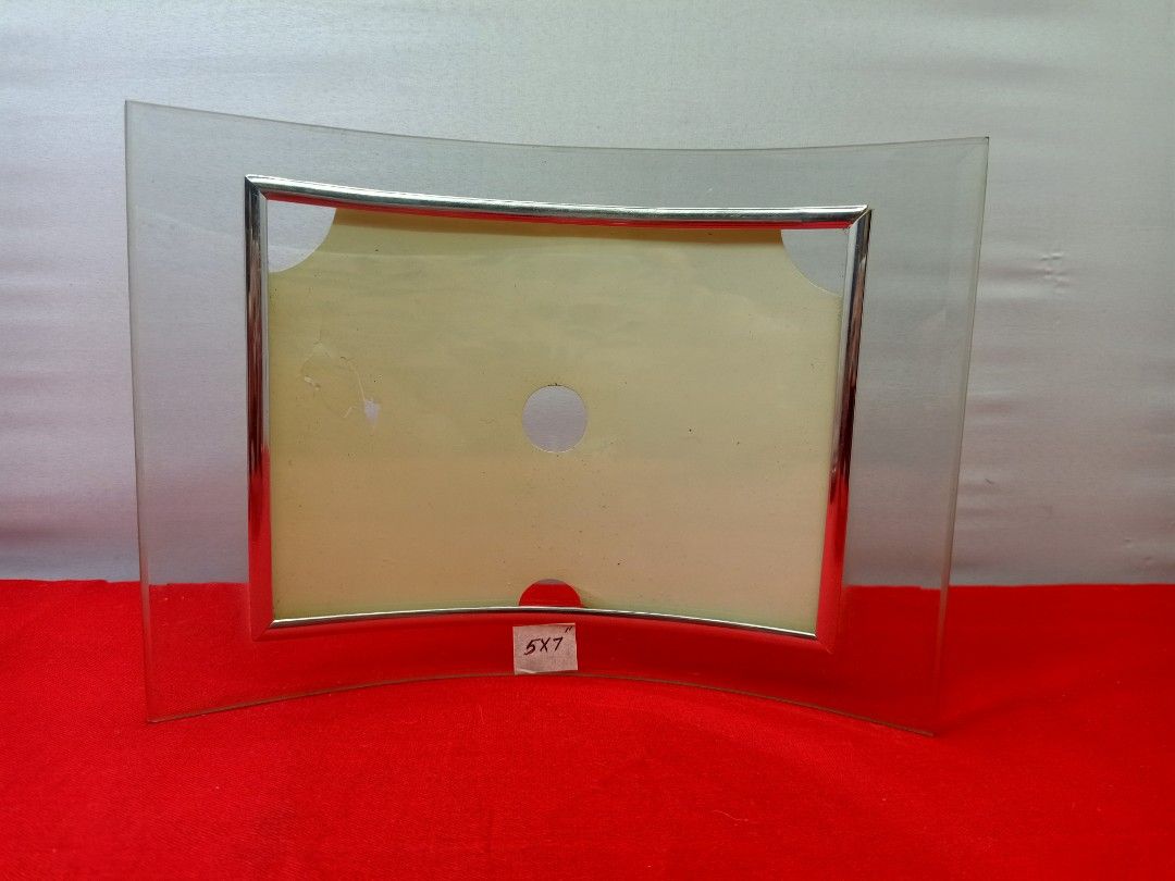 single-photo-curved-glass-photo-frame-4-x6-to-5-x7-uk-for-225-each