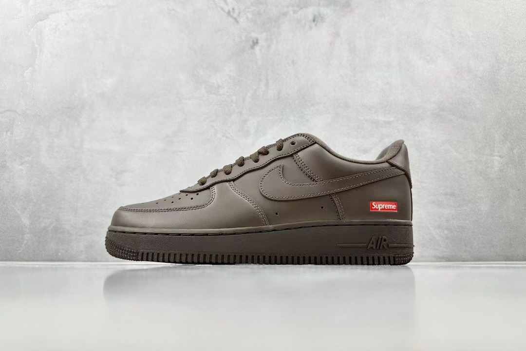 Supreme x Nike Air Force 1 Low