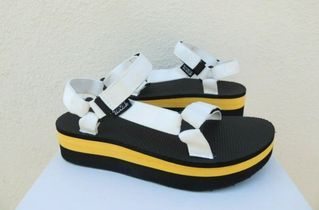 Teva flatform universal white & yellow sandals