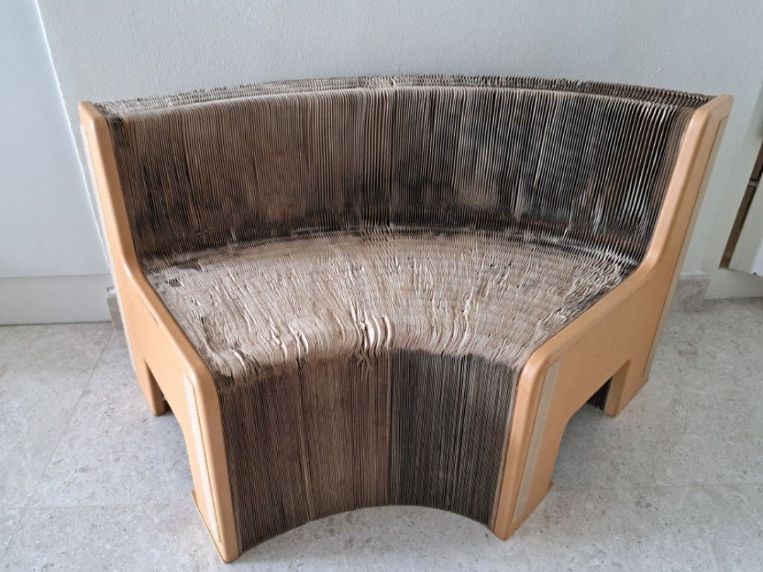 The Flexible Love Seat