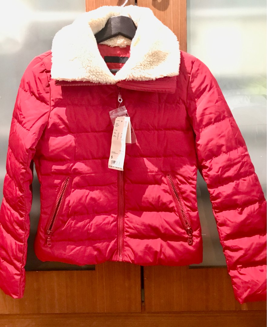 Red top jacket uniqlo