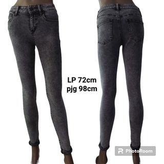 UNIQLO ultra Stretch skinny black acid jeans