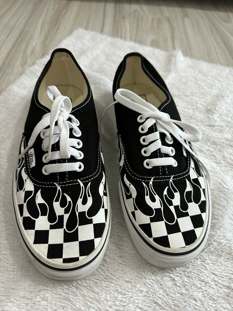 Authentic outlet checker flame