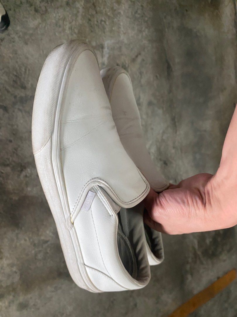 Vans premium leather hotsell slip on white
