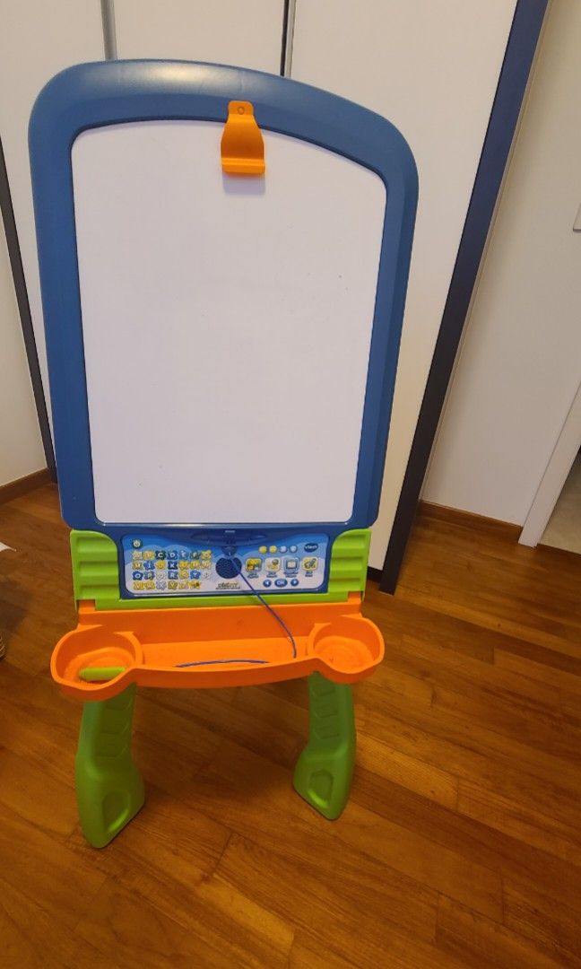 Vtech magnetic store drawing board