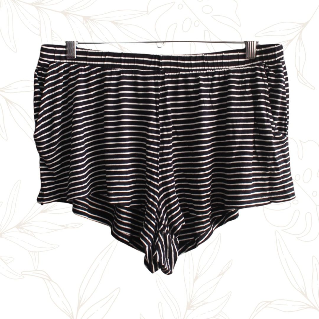 YEAR END SALE: (W: 32-48) ORIGINAL H&M DIVIDED BLACK & WHITE STRIPED ...