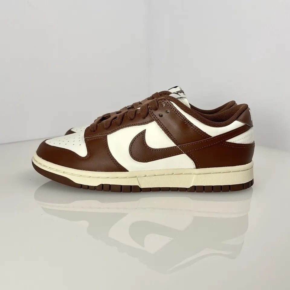 W Nike Dunk Low, Fesyen Pria, Sepatu , Sneakers di Carousell