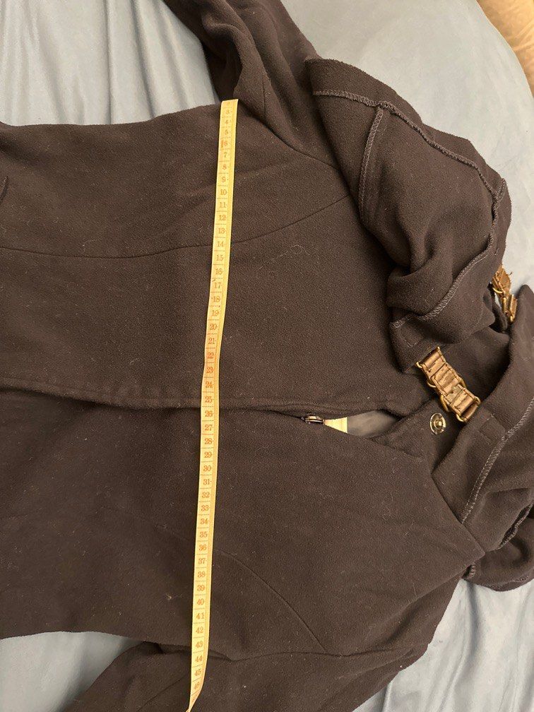 Winter jacket (Category: Coats, Jackets and Outerwear) located in Singapore. Submitted by giogio30 (Listing ID 1268440945, Image 4). Description: 2 years old One of My favourite piece Letting go to fund new pieces.