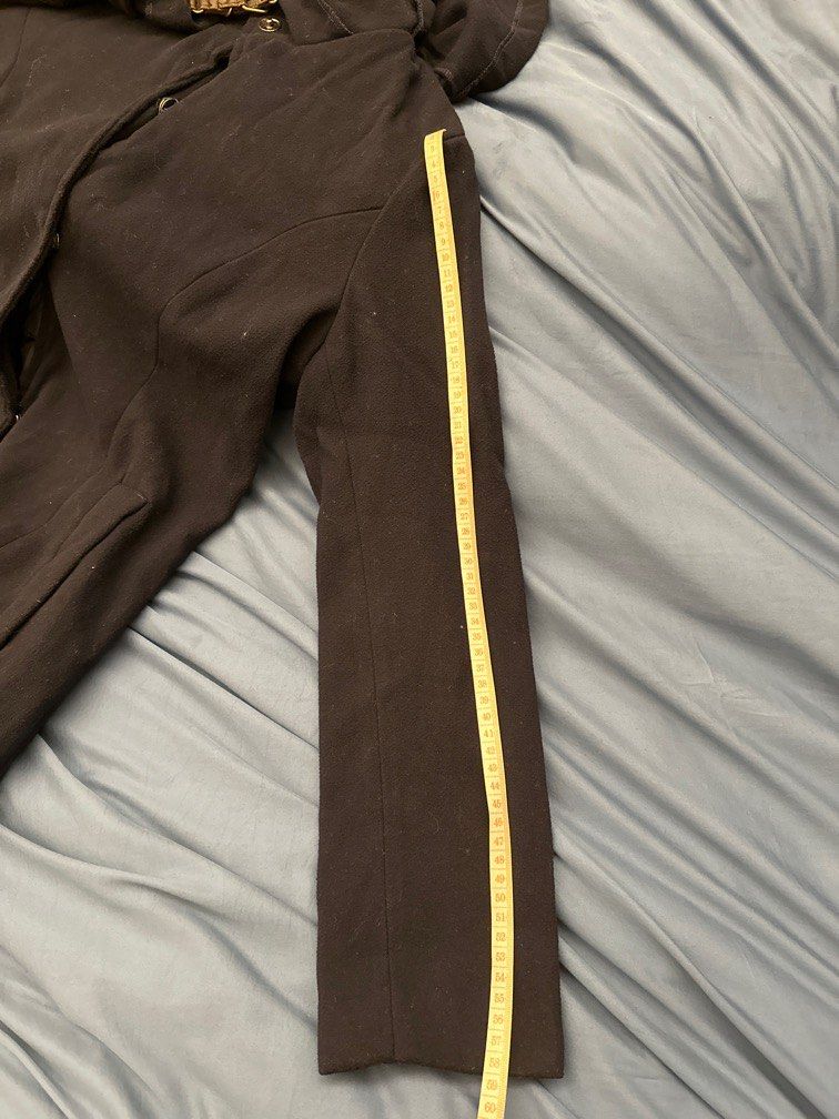 Winter jacket (Category: Coats, Jackets and Outerwear) located in Singapore. Submitted by giogio30 (Listing ID 1268440945, Image 3). Description: 2 years old One of My favourite piece Letting go to fund new pieces.