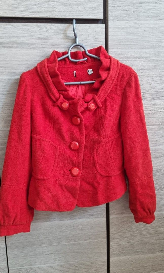 Red jacket cheap woman