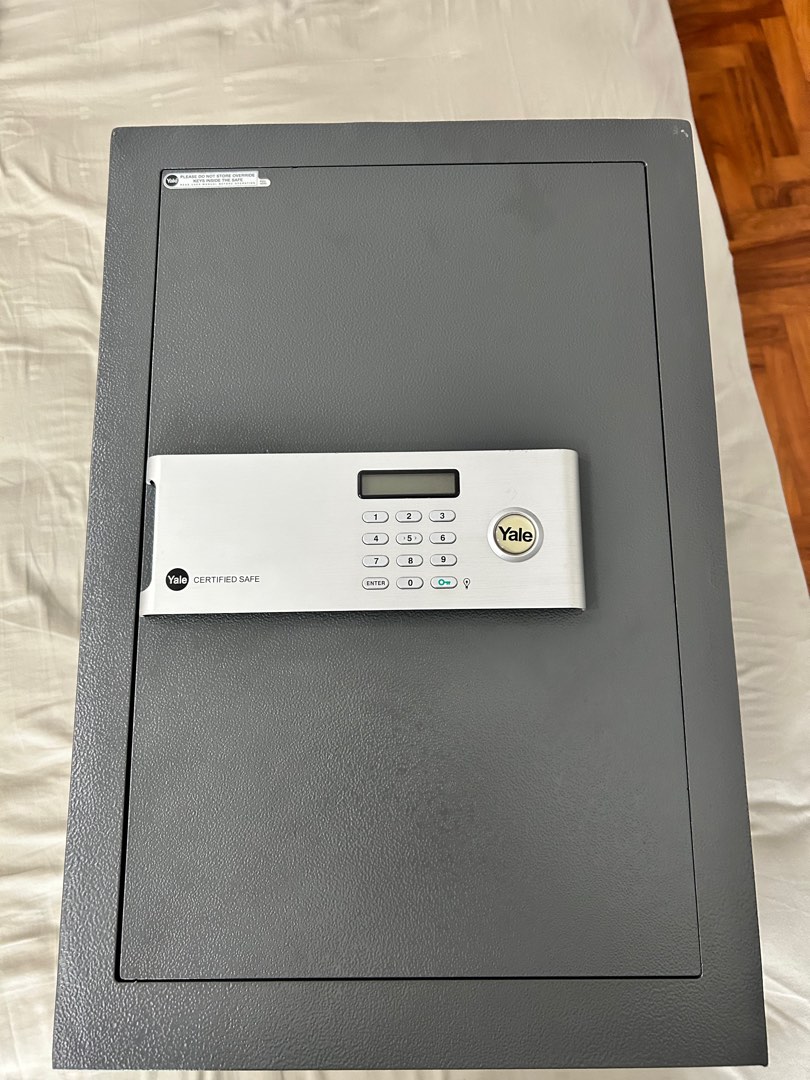 Yale safe, Furniture & Home Living, Security & Locks, Safe on Carousell