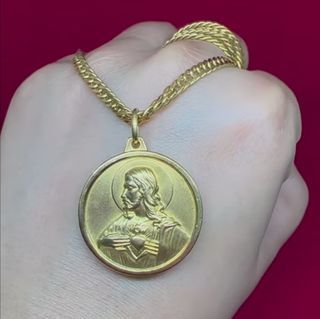 18k Medallion Necklace