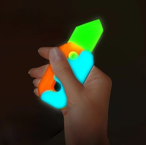 3D Glow in the Dark Plastic Toy Knife, Small Radish Knife, Carrot Knife