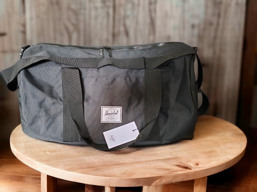 Herschel strand extra small gym holdall in black outlet