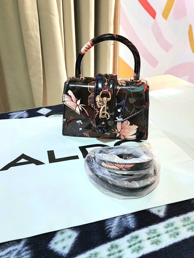 ALDO small Top Handle bag with strap (Category: Tote Bags) located in Quezon City. Submitted by bubbles023 (Listing ID 1263610963, Image 1). Description: BUYER WILL HANDLE PICK UP/ SHIPPING AND SHIPPING FEE Pick up: Veteran's Village QC (near SM North) MOP: gcash or bank transfer USED ONCE - LIKE BNEW bought in-store for Php 3,495 (ALDO SM), comes with receipt they didn't provide a dust bag for this but will give out an ALDO paperbag Top handle b