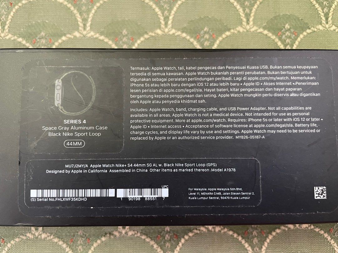 Apple watch s4 44mm space hotsell grey black loop