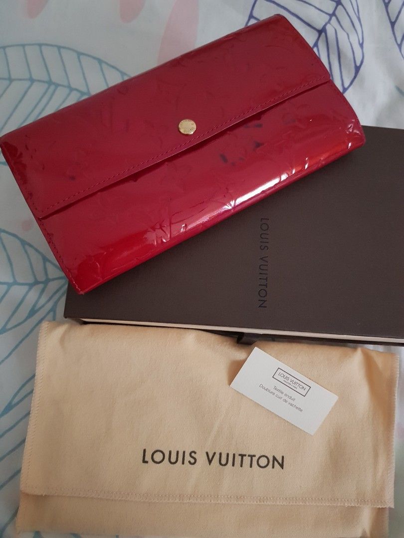 Preloved LV Sarah wallet, Luxury, Bags & Wallets on Carousell