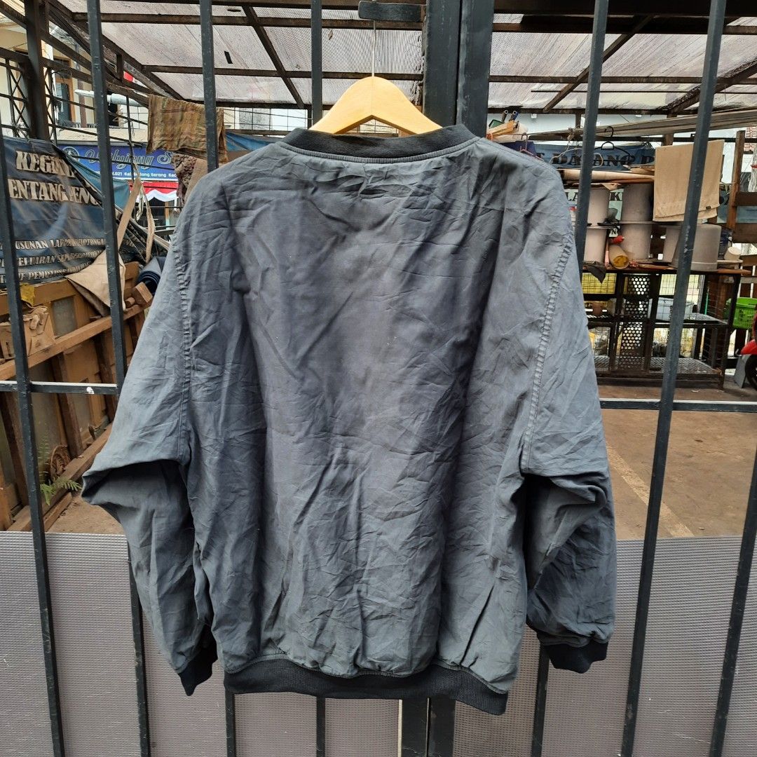 Black Suede Sweater Crewneck Jaket Fesyen Pria Pakaian Baju