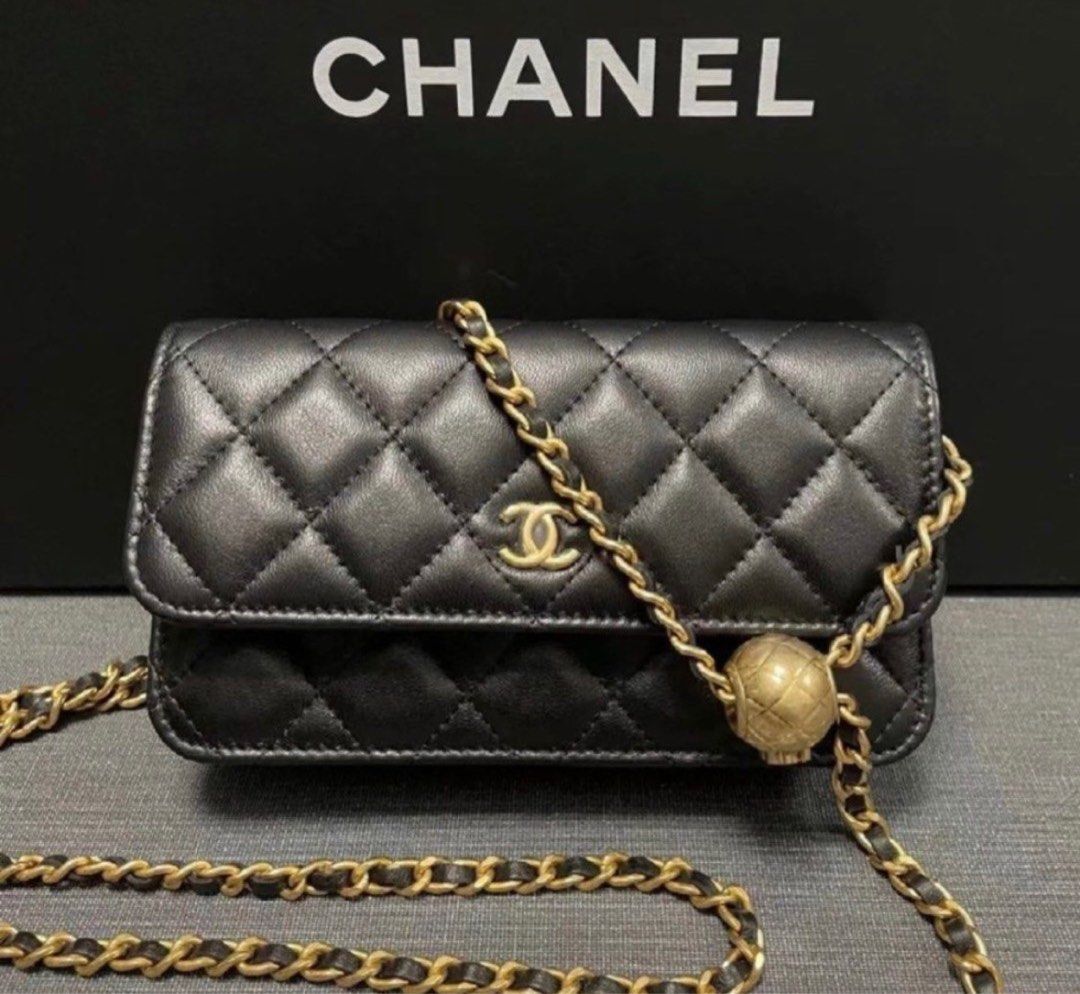 BN Chanel Pearl Crush phone holder