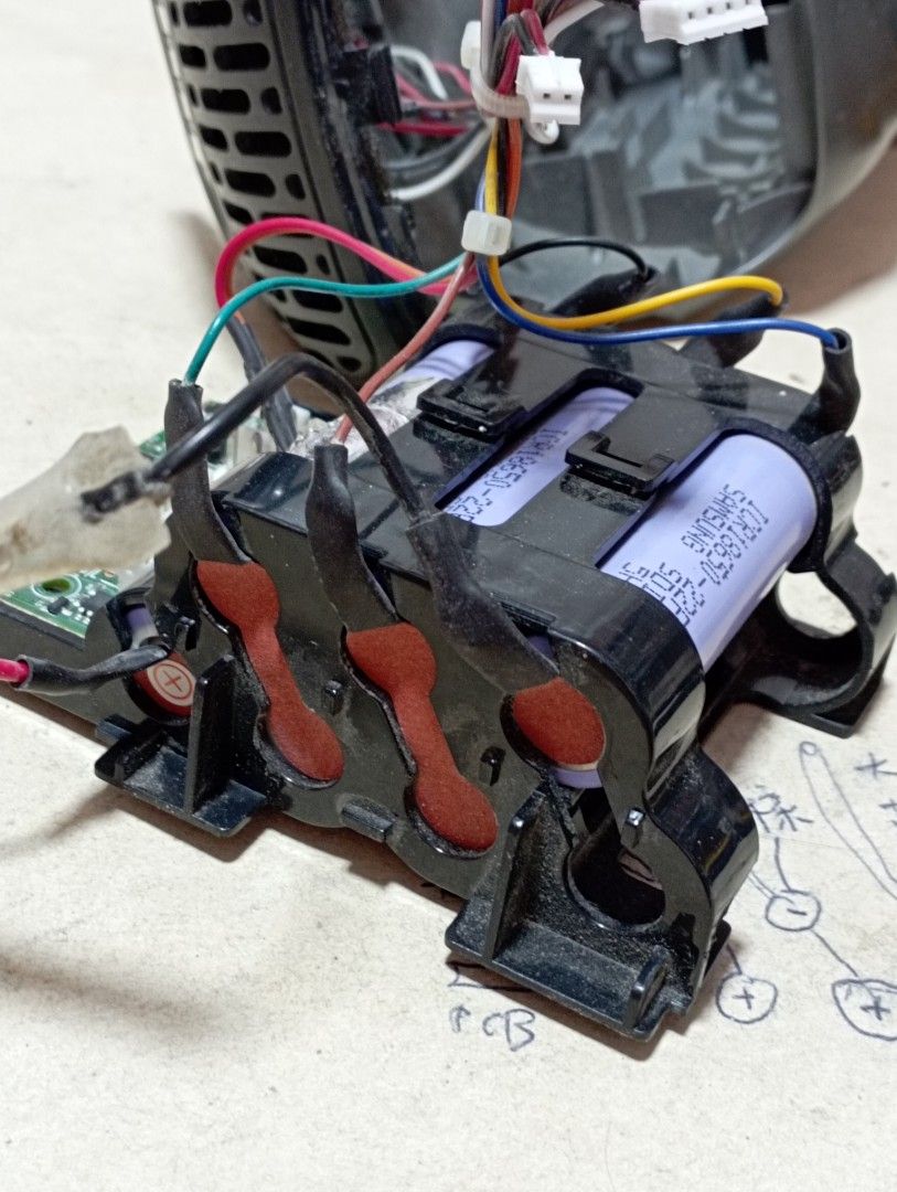 Bosch cordless vacuum cleaner battery replacement, 家庭電器, 吸塵機 ＆ 家居清潔電器 Carousell