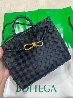 Shop BOTTEGA VENETA LOOP 2023-24FW Candy loop camera bag (730832V1G115832,  730832V1G113182) by EMito