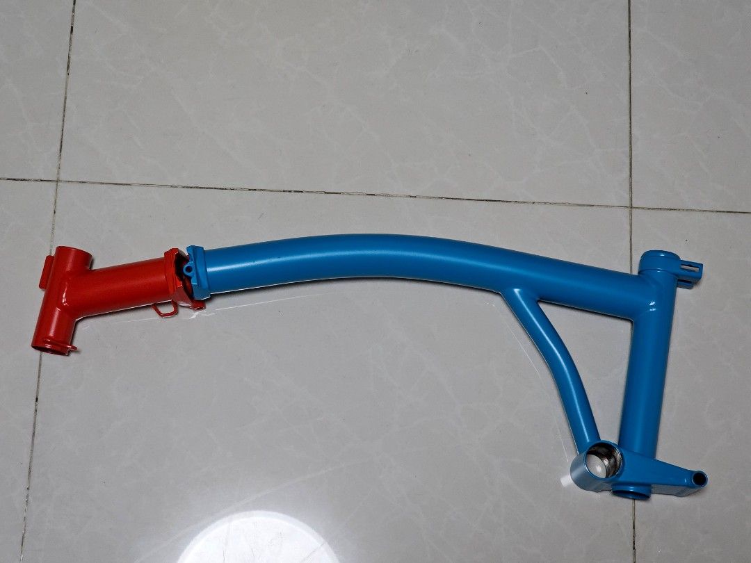 Brompton customized main frame, Sports Equipment, Bicycles & Parts ...