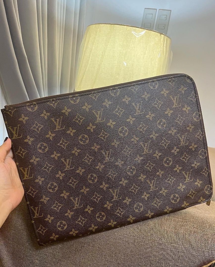 Brown Monogram Louis Vuitton (Category: Luxury Bags & Wallets) located in Quezon City. Submitted by hellopatchi (Listing ID 1263706341, Image 1). Description: DIMENSIONS: LENGTH: 28 cm Width: 38 cm Depth: 2cm.