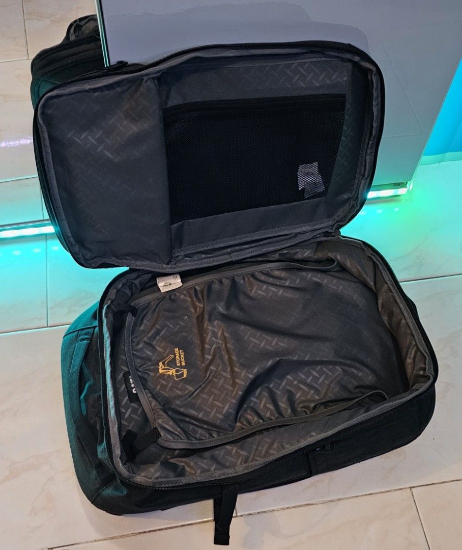 Backpack CAT Men s Fashion Bags Backpacks on Carousell