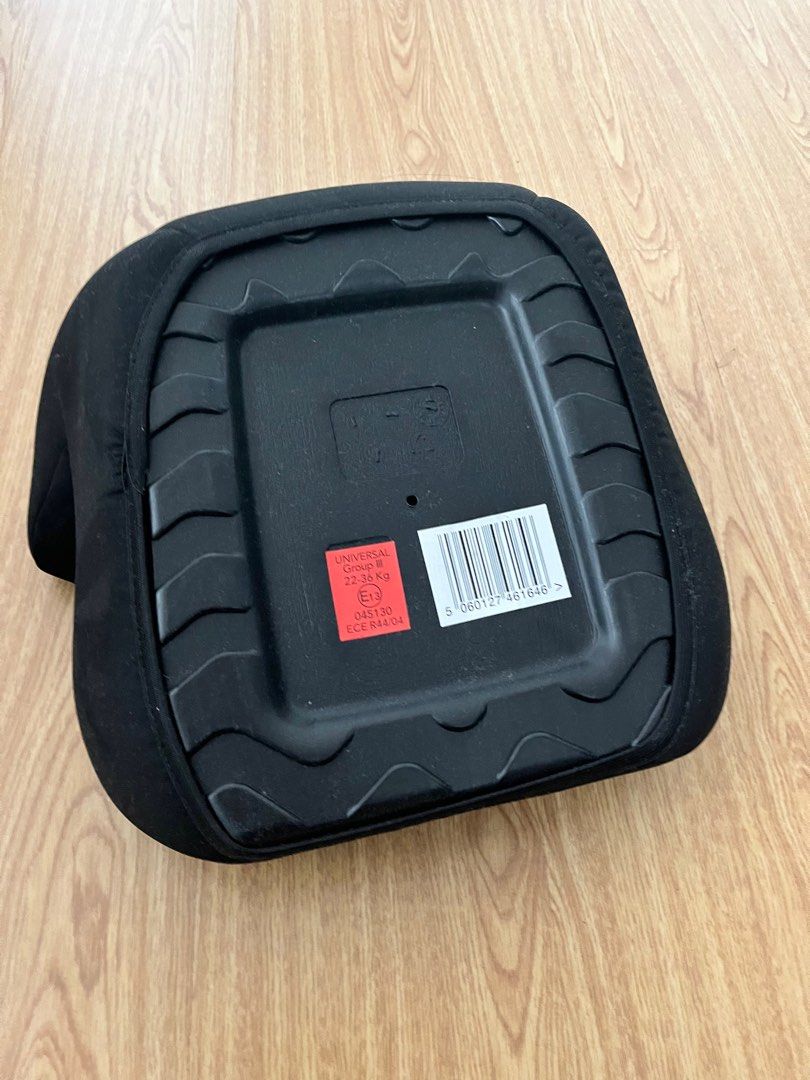 Car Booster (Category: Car Seats) located in Mandaluyong City. Submitted by cris333 (Listing ID 1263535422, Image 2). Description: .