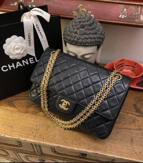 SOLD) Chanel Key Pouch Holder Navy Blue LGHW #24, Luxury, Bags & Wallets on  Carousell