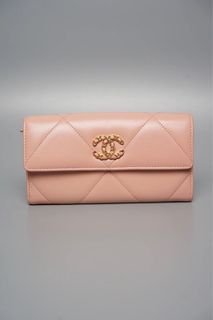 Shop CHANEL 2023 SS CHANEL 19 Zipped Coin Purse (AP2086 B7237 94305) by  SaKURa_JAPAN