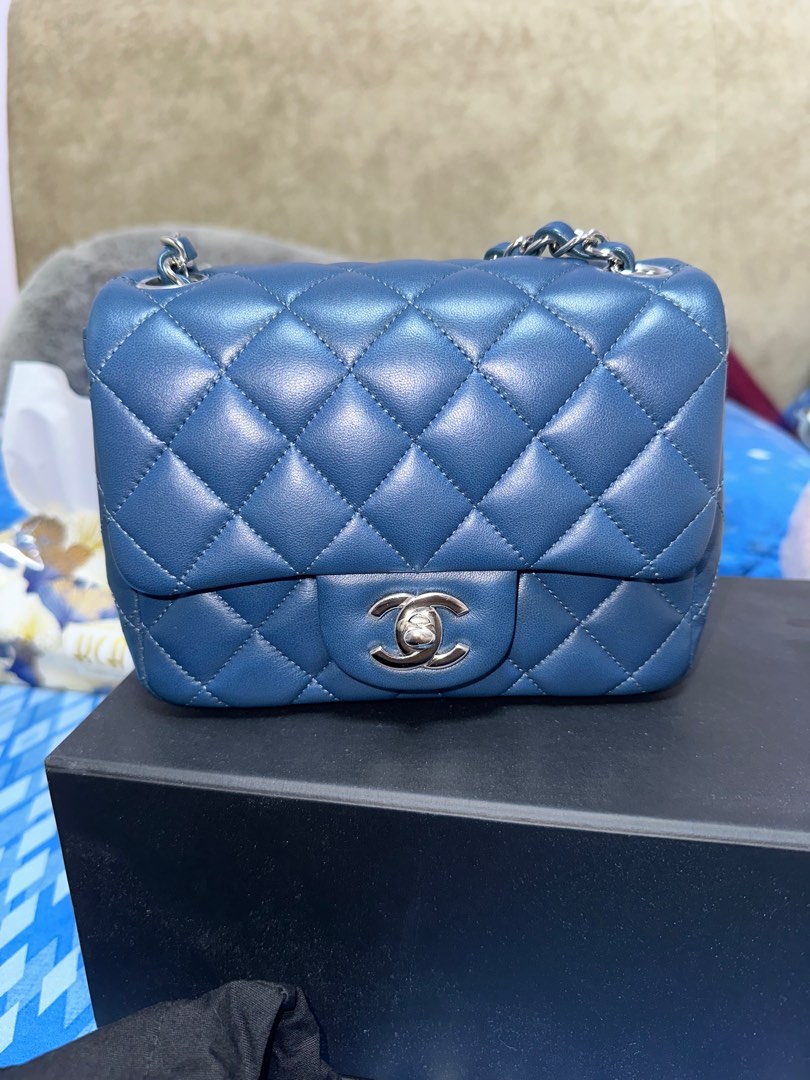 Chanel flap bag lambskin navy sales blue