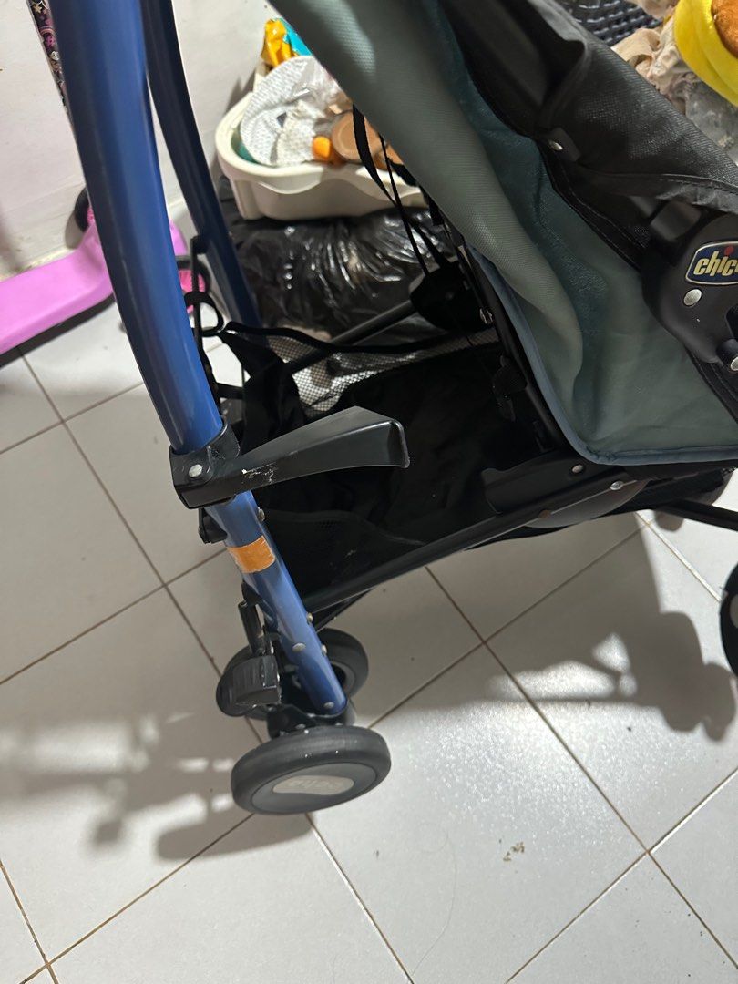 Chico Stroller (Category: Strollers) located in Manila. Submitted by missgrace_collection (Listing ID 1263656042, Image 3). Description: Decluttering In good condition pa Rush!!! Loc pasig.