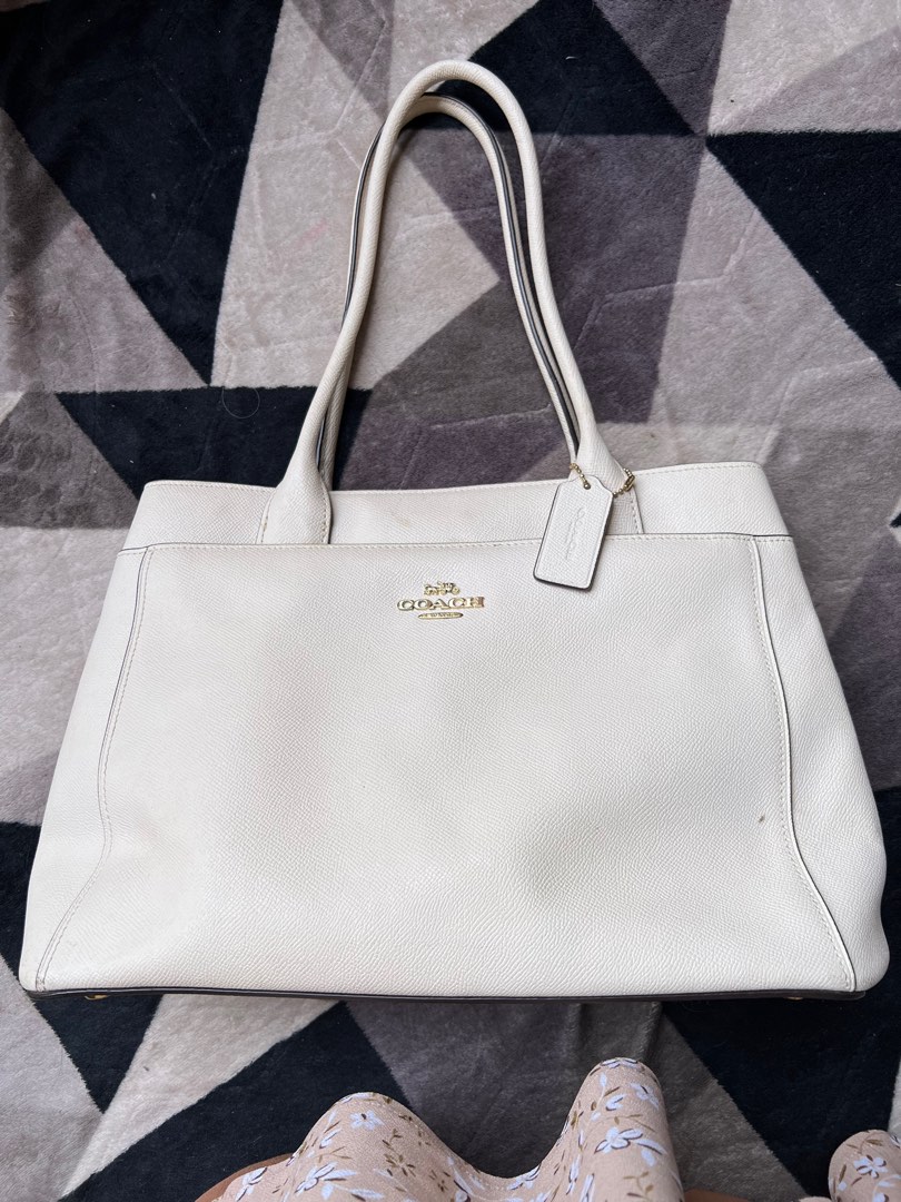 Coach deals casey tote